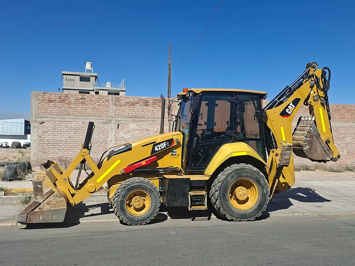 Retroexcavadora CAT 420F2 de DUNIMAR